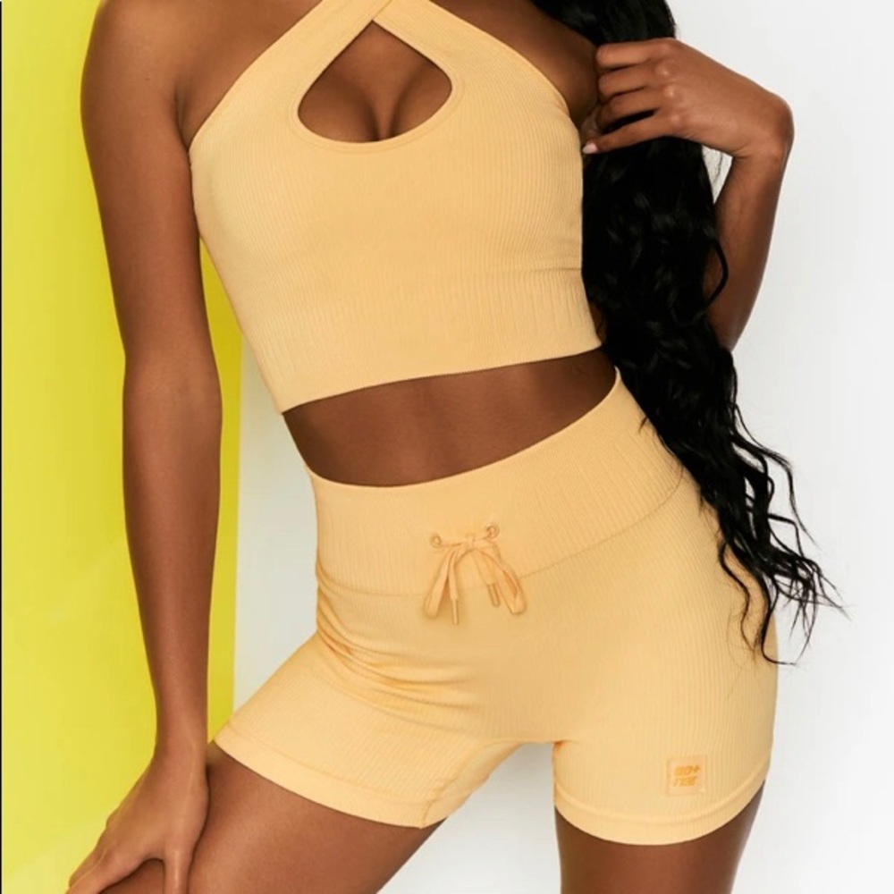 NWT Bo & Tee Move It Shorts in Pastel Yellow Small